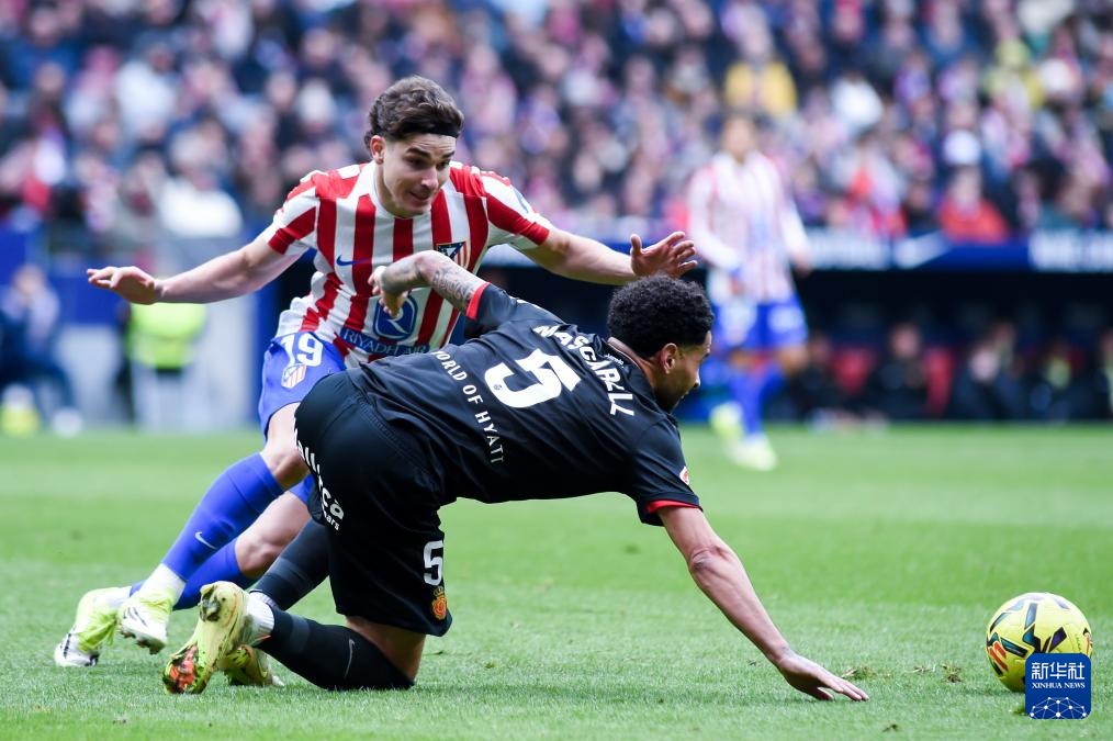 库里迎来重要里程碑！勇士双星均砍30+，却因单调阵容难敌老鹰六人上双