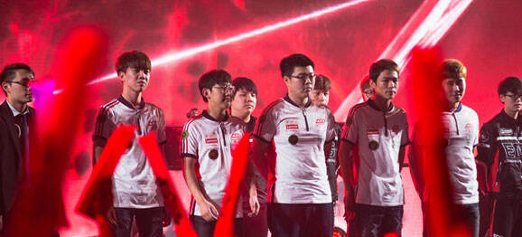 并肩作战的 并肩作战的